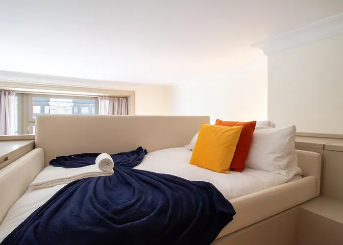 Charming Mezzanine In Aliados By Lovelystay * 波尔图