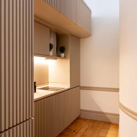 Charming Mezzanine In Aliados By Lovelystay דירה *
