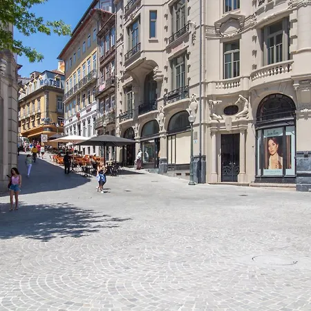 Apartman Charming Mezzanine In Aliados By Lovelystay *