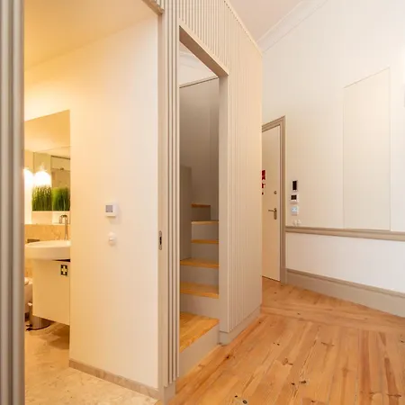 דירה Charming Mezzanine In Aliados By Lovelystay