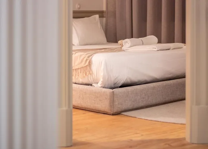 Charming Mezzanine In Aliados By Lovelystay Apartman *