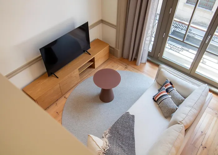 Apartman Charming Mezzanine In Aliados By Lovelystay Porto