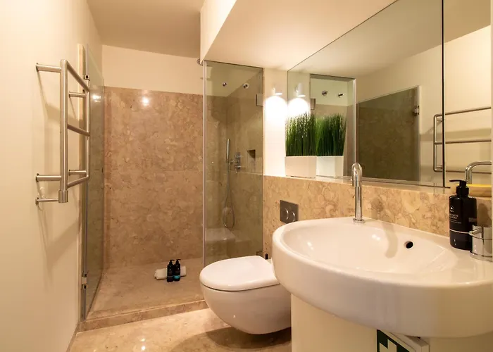 Apartman Charming Mezzanine In Aliados By Lovelystay