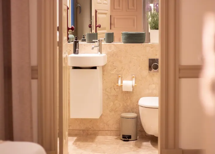 Charming Mezzanine In Aliados By Lovelystay Apartman