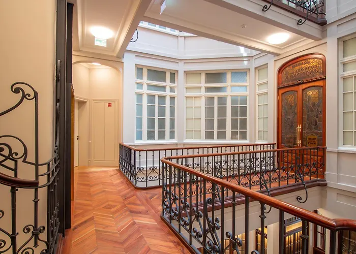 Apartman Charming Mezzanine In Aliados By Lovelystay *