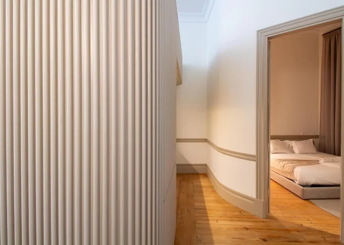 Charming Mezzanine In Aliados By Lovelystay * Πόρτο