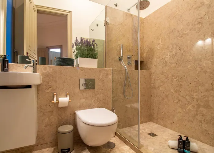 Charming Mezzanine In Aliados By Lovelystay Apartman *