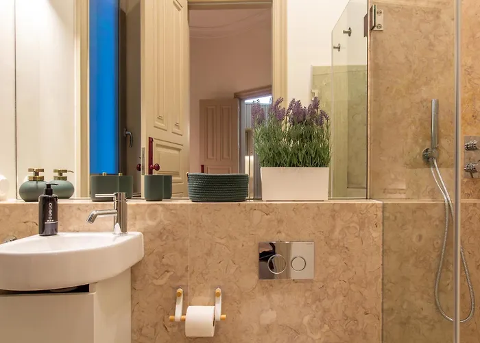 Charming Mezzanine In Aliados By Lovelystay Διαμέρισμα