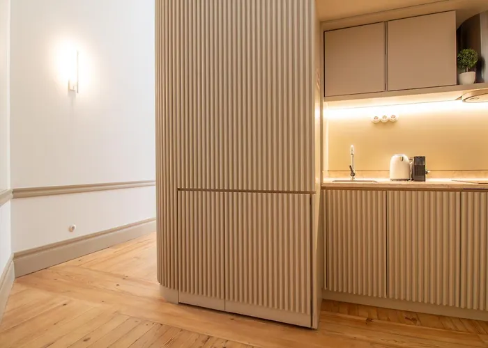 Charming Mezzanine In Aliados By Lovelystay Apartman