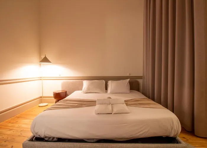 Charming Mezzanine In Aliados By Lovelystay Apartman